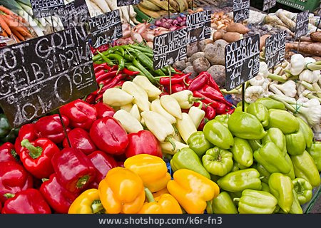 
                Marktstand, Gemüsestand, Wochenmarkt                   