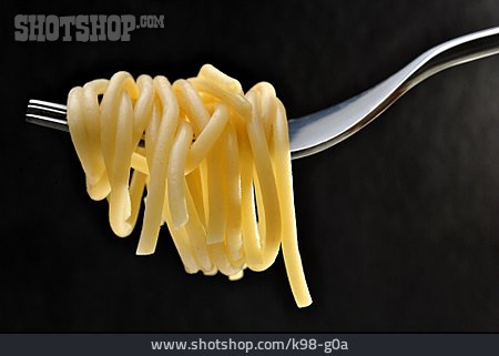 
                Aufgerollt, Spaghetti                   