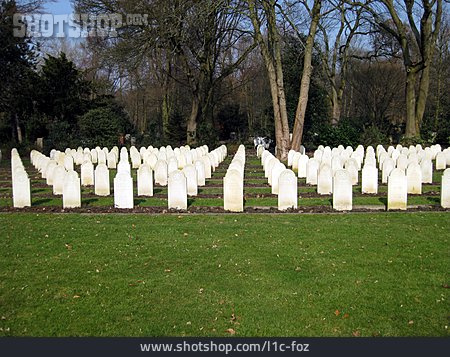 
                Friedhof, Soldatenfriedhof                   