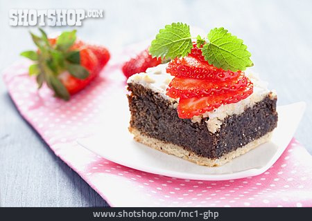 
                Erdbeere, Kuchenstück, Mohnkuchen                   