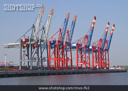 
                Containerhafen, Containerkran, Containerbrücke                   