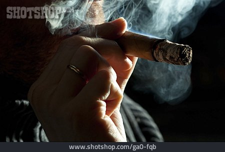 
                Rauch, Zigarre                   