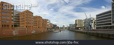 
                Kanal, Hamburg, Hafencity                   