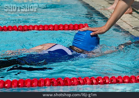 
                Wettbewerb & Konkurrenz, Schwimmer, Abklatschen                   