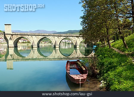 
                Visegrad, Drina, Drinabrücke                   