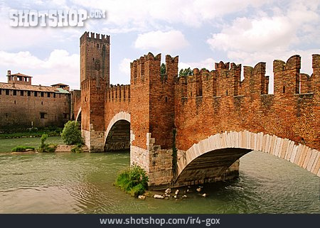 
                Verona, Ponte Scaligero                   