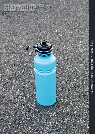 
                Wasserflasche, Trinkflasche, Sportgetränk                   