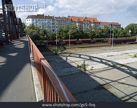 
                Brücke, Gleise, Berlin                   