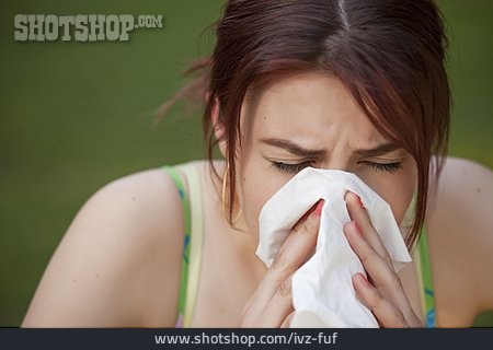 
                Allergie, Schnupfen, Heuschnupfen, Nase Putzen, Schneuzen                   