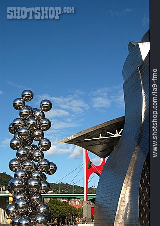 
                Moderne Baukunst, Bilbao, Museum Guggenheim                   