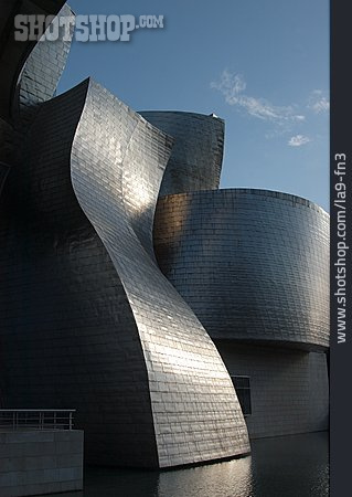 
                Farben & Formen, Moderne Baukunst, Museum Guggenheim                   
