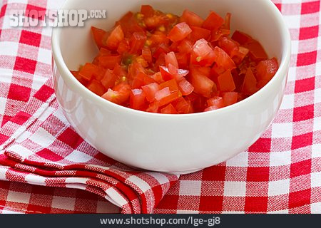 
                Tomate, Gehackt, Tomatensalat                   