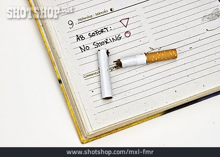 
                Nichtraucher, Entzug, Rauchverbot                   