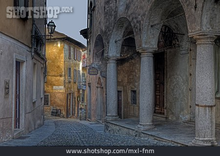 
                Altstadt, Cannobio                   