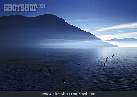 
                Berge, Lago Maggiore, Morgennebel                   
