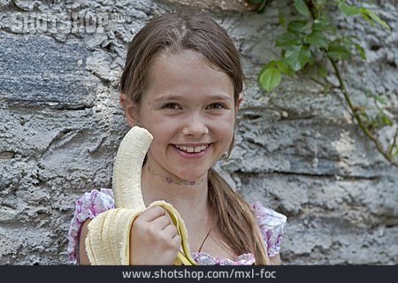 
                Mädchen, Gesunde Ernährung, Banane                   