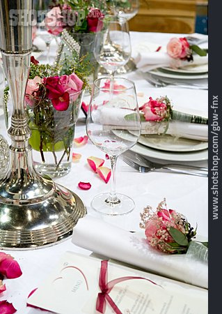 
                Tischdekoration, Tischgedeck, Festtafel, Hochzeitstafel                   