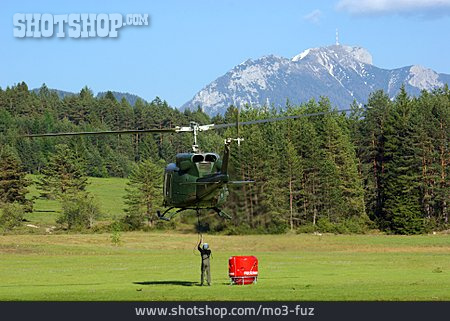 
                Hubschraubereinsatz                   