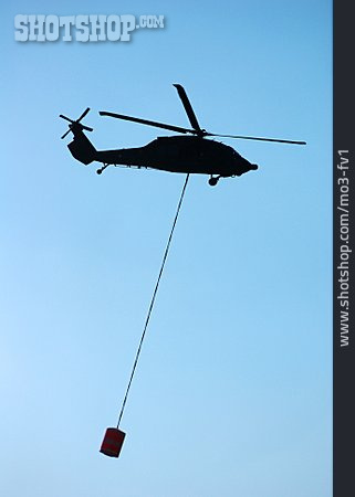 
                Hubschrauber, Helikopter, Löscheinsatz, Black Hawk                   