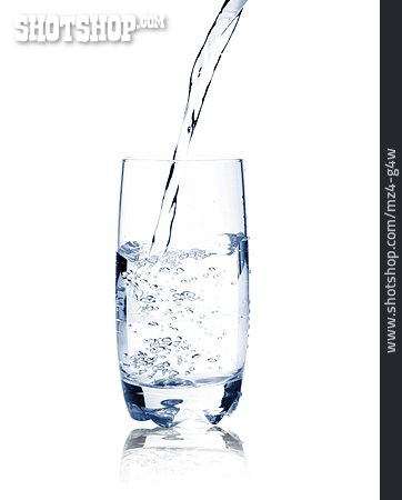 
                Wasserglas, Einschenken                   
