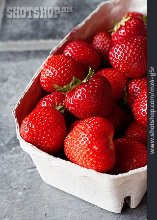 
                Erdbeere, Obstschale                   