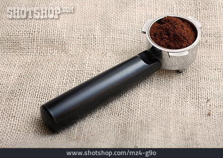 
                Kaffeepulver, Kaffeezubereitung, Siebträger                   