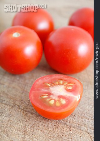 
                Tomate, Tomatenhälfte                   