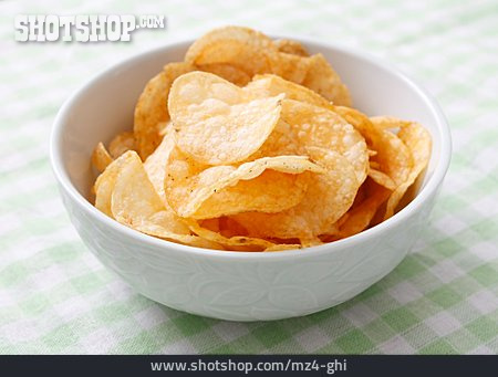 
                Kartoffelchips, Knabbergebäck                   