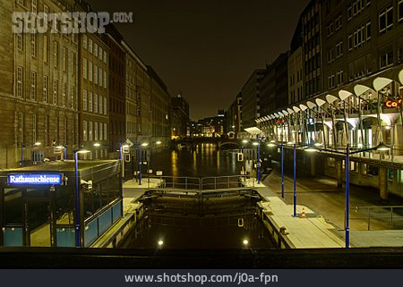 
                Kanal, Hamburg, Rathausschleuse                   