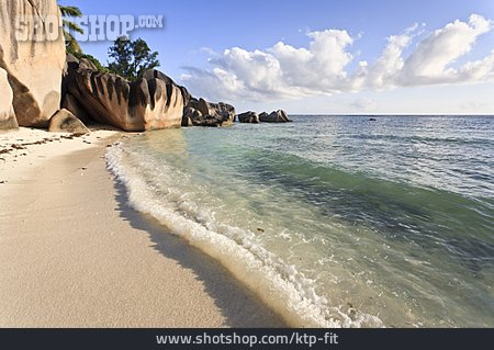 
                Strand, Felsformation, Seychellen                   