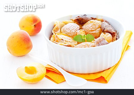 
                Obsttörtchen, Aprikosenkuchen, Clafoutis                   
