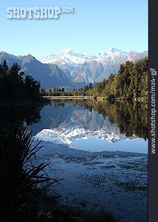 
                Landschaft, Lake Matheson, Mount Tasman                   