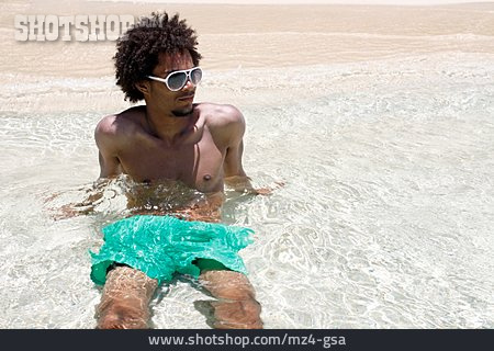 
                Entspannen, Sonnenbaden, Afroamerikaner                   