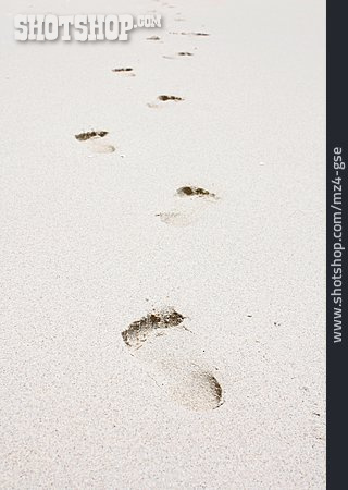 
                Sand, Strandspaziergang, Fußabdruck                   