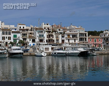 
                Hafen, Portopetro                   