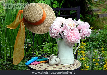 
                Blumendekoration, Gartendekoration                   