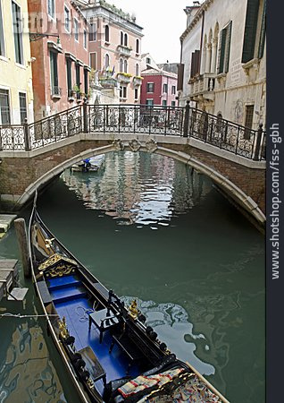 
                Kanal, Venedig, Gondoliere                   