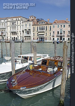 
                Venedig, Motorboot                   