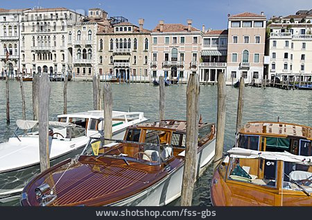 
                Venedig, Motorboot, Canal Grande                   