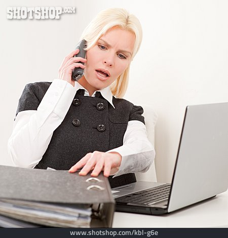 
                Telefonieren, Büroangestellte, Sekretärin, Stress & Belastung                   