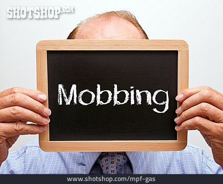
                Mobbing, Schiefertafel, Diskriminierung                   
