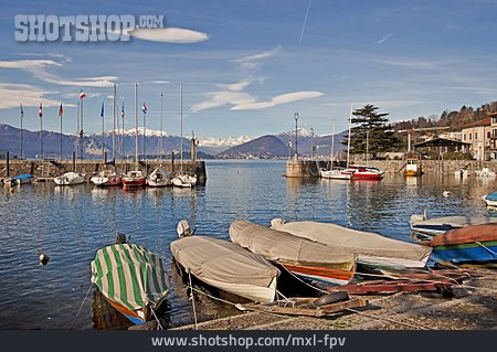 
                Hafen, Ruderboote, Lago Maggiore                   