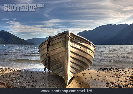 
                Boot, Ruderboot, Lago Maggiore                   