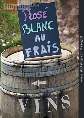 
                Frankreich, Weinfass, Weinverkauf                   