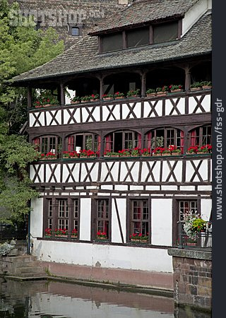
                Elsass, Fachwerkhaus, Gerberviertel, Straßburg                   