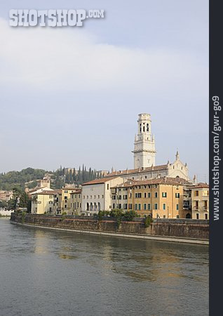 
                Altstadt, Verona, Santa Maria Matricolare                   