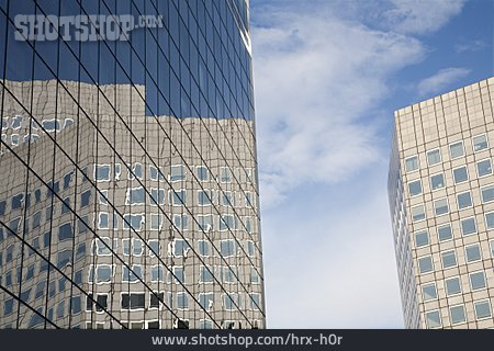 
                Moderne Baukunst, Glasfassade, La Défense                   