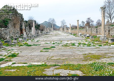 
                Hafenstraße, Ephesus                   
