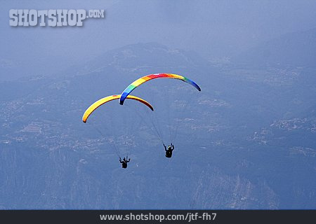 
                Paraglider                   