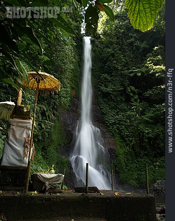 
                Wasserfall, Bali, Gitgit                   